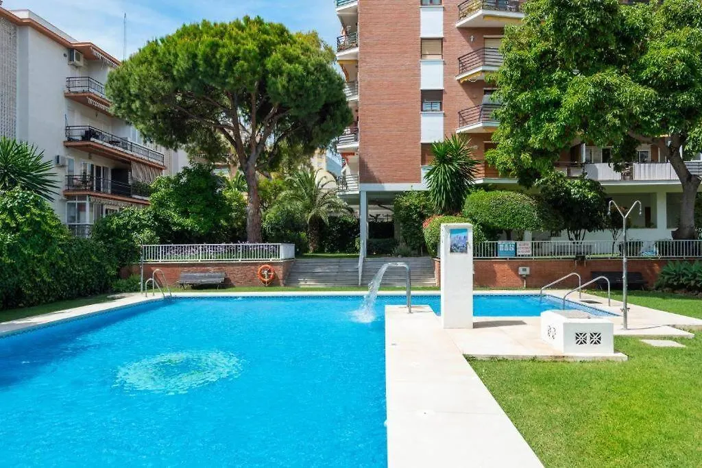 Central Beach Apartment With Free Parking And Pool Marbella