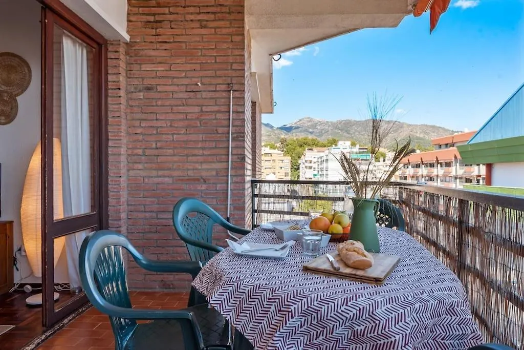 Central Beach Apartment With Free Parking And Pool Marbella