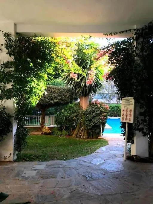 Central Beach Apartment With Free Parking And Pool Marbella